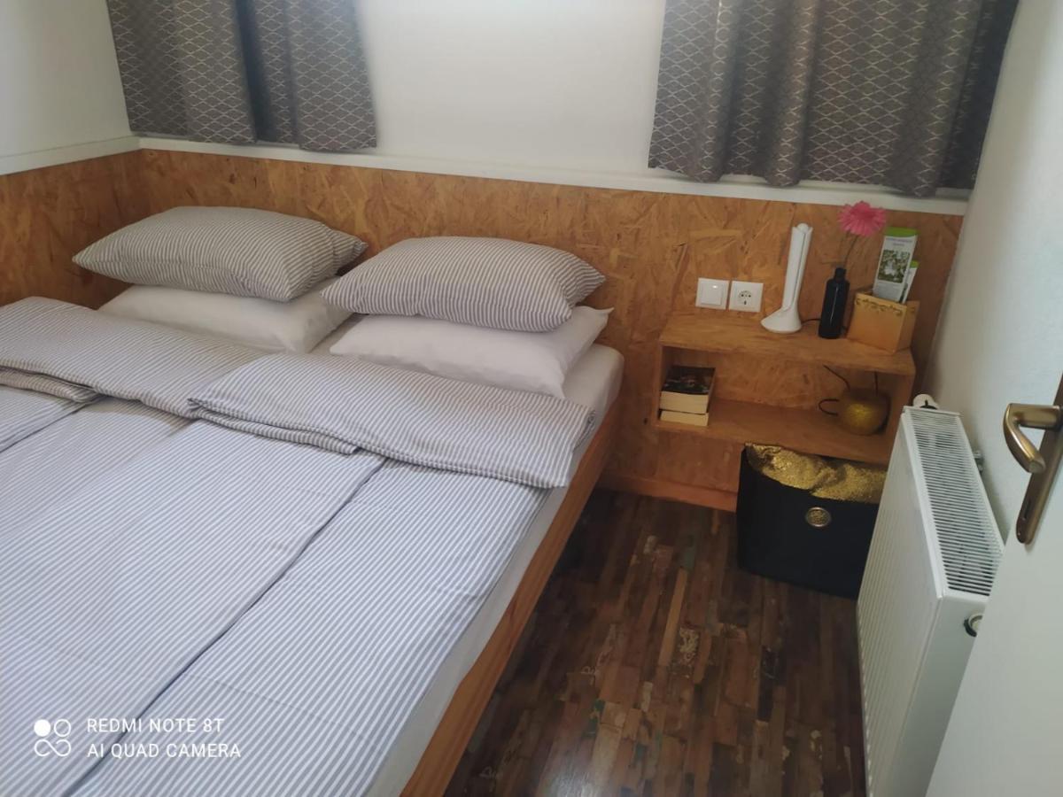 Studio Apartman Gradna ซาโมบอร์ ภายนอก รูปภาพ