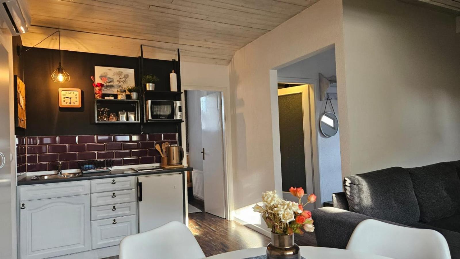 Studio Apartman Gradna ซาโมบอร์ ภายนอก รูปภาพ